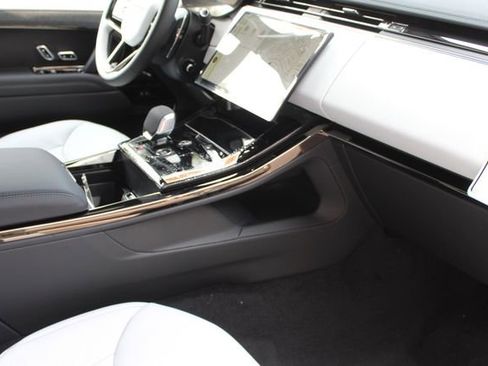 New 2025 Land Rover Range Rover Sport Dynamic SE image 23