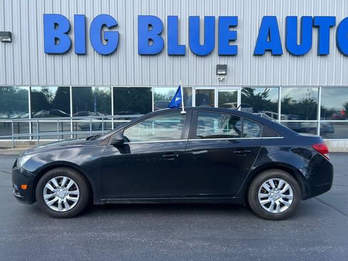 Used 2012 Chevrolet Cruze LS w/ Connectivity Package FWD image 2