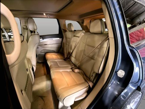 Used 2021 Jeep Grand Cherokee Overland AWD/4WD image 21