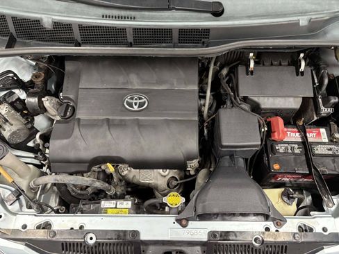 Used 2015 Toyota Sienna LE FWD image 11