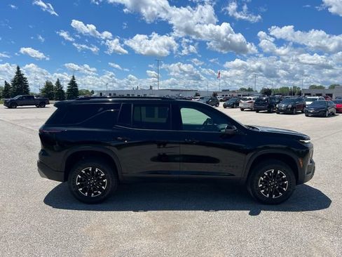 Used 2025 Chevrolet Traverse Z71 w/ Driver Confidence Package AWD/4WD image 4