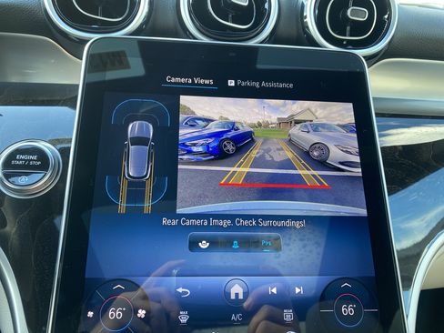 Used 2025 Mercedes-Benz GLC 300 4MATIC image 21