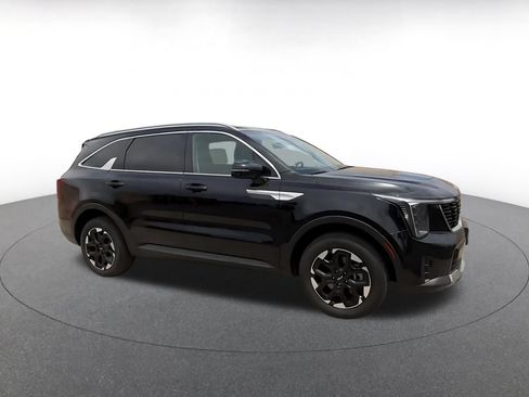 Used 2024 Kia Sorento S AWD/4WD image 2
