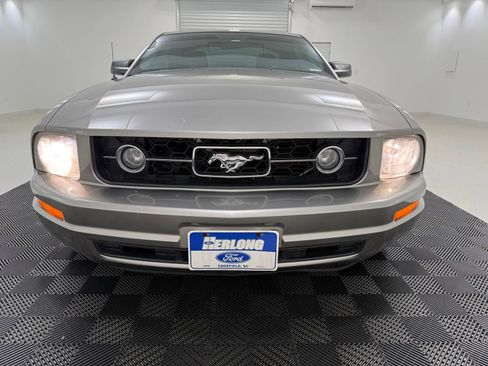Used 2008 Ford Mustang Premium RWD image 2