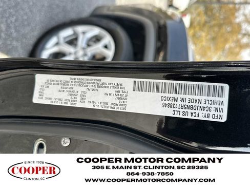 Used 2024 Jeep Compass Latitude image 28