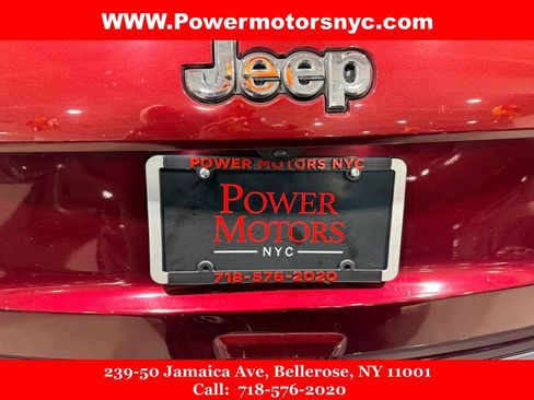 Used 2019 Jeep Grand Cherokee Limited AWD/4WD image 15