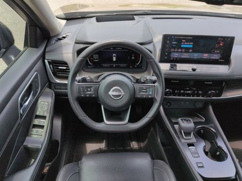 Used 2024 Nissan Rogue Platinum w/ Platinum Premium Package FWD image 18