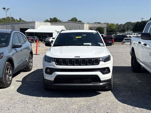 Certified 2025 Jeep Compass Latitude w/ Altitude Special Edition AWD/4WD image 2