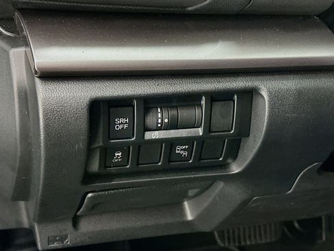 Used 2019 Subaru Crosstrek 2.0i Limited w/ Moonroof Package w/Navigation image 17