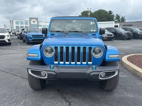 Used 2023 Jeep Wrangler Unlimited Sahara w/ Cold Weather Group AWD/4WD image 2