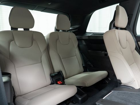 New 2026 Volvo XC90 B6 Core AWD/4WD image 25