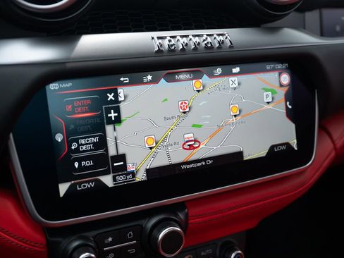 Used 2022 Ferrari Portofino M RWD image 45