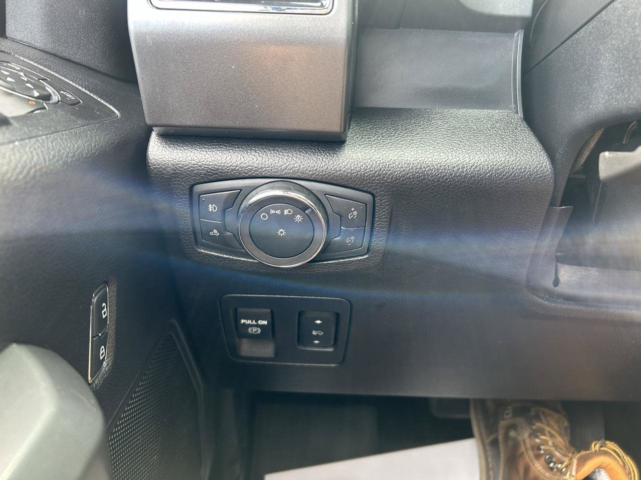 Used 2018 Ford F150 XLT w/ Equipment Group 302A Luxury AWD/4WD image 29