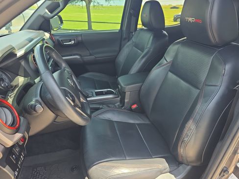 Used 2021 Toyota Tacoma TRD Pro AWD/4WD image 12