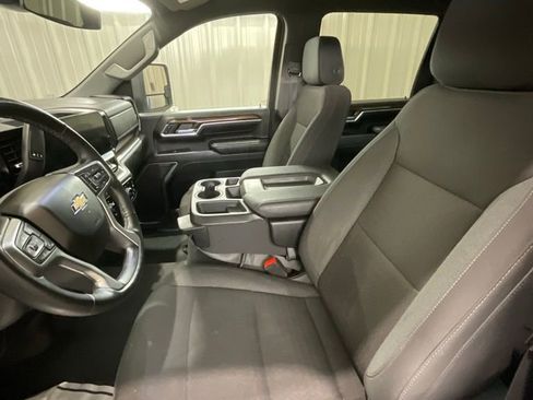 Used 2024 Chevrolet Silverado 2500 LT image 11