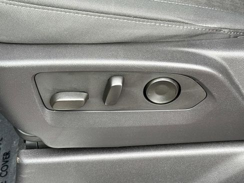 Used 2024 Chevrolet Silverado 1500 LT image 14