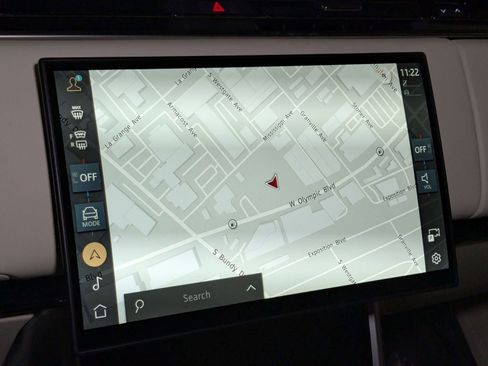 New 2025 Land Rover Range Rover SE image 14