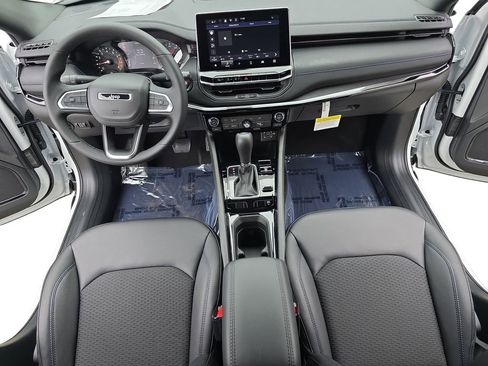 New 2026 Jeep Compass Latitude AWD/4WD image 9
