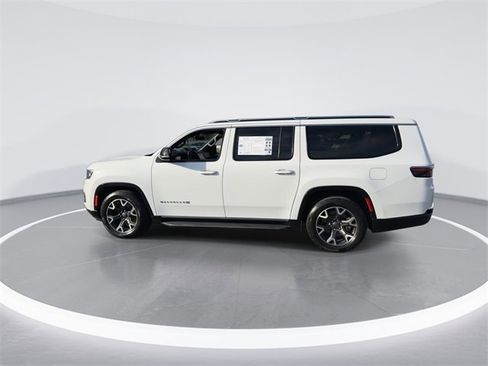 Used 2024 Jeep Wagoneer L Series III w/ Flexible Seating Group image 5
