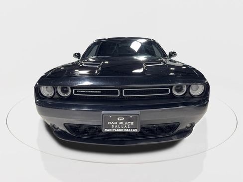 Used 2018 Dodge Challenger SXT Plus image 5