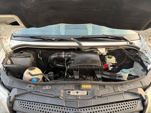 Used 2018 Mercedes-Benz Sprinter 2500 image 34