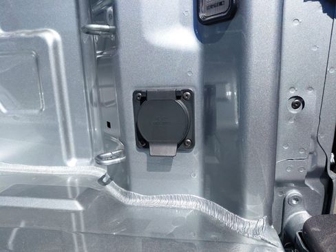 New 2026 GMC Sierra 1500 SLE w/ X31 Off-Road Package image 9