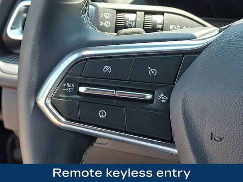 Used 2025 Chevrolet Traverse LT AWD/4WD image 7