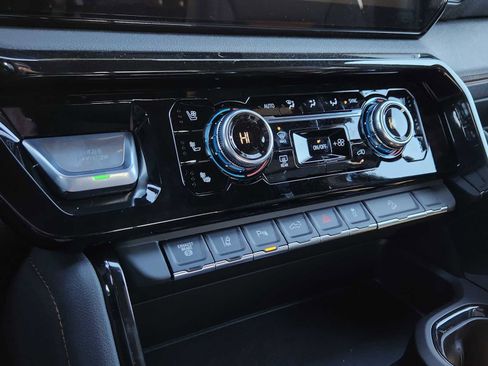 New 2026 GMC Sierra 2500 AT4 w/ AT4 Premium Plus Package image 22