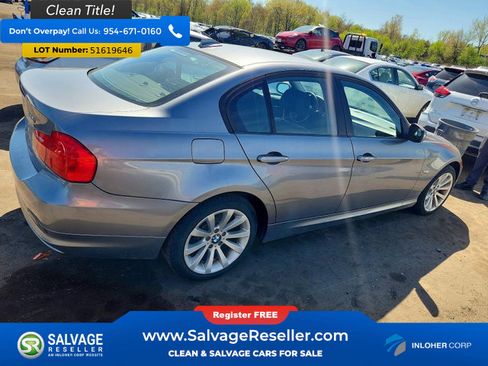 Used 2011 BMW 328i xDrive Sedan AWD/4WD image 4
