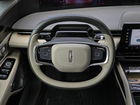 Used 2025 Lincoln Nautilus Reserve AWD/4WD image 24