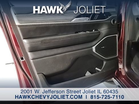 Used 2024 Jeep Wagoneer Series III AWD/4WD image 21