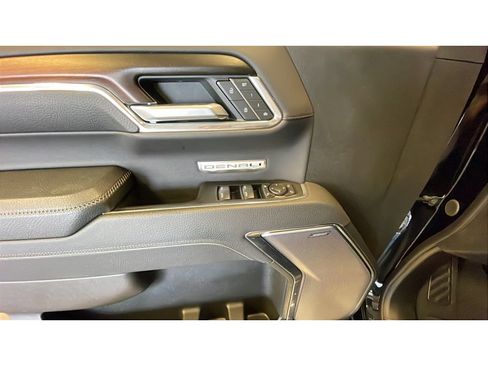 Used 2025 GMC Sierra 1500 Denali w/ Technology Package AWD/4WD image 10