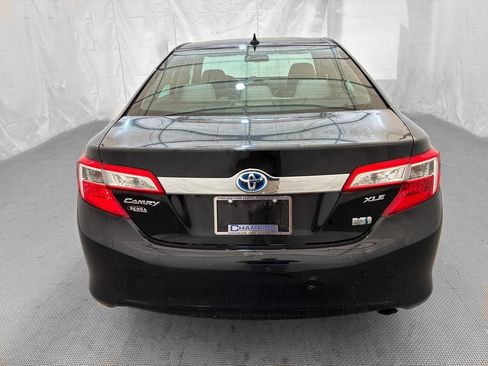 Used 2012 Toyota Camry XLE w/ Leather Pkg FWD image 5