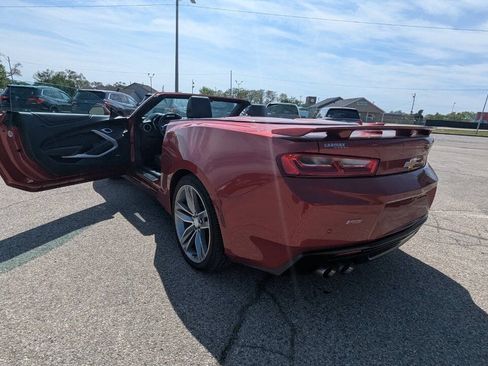 Used 2017 Chevrolet Camaro LT RWD image 12