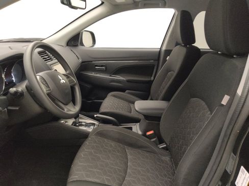 Used 2025 Mitsubishi Outlander Sport AWD image 17