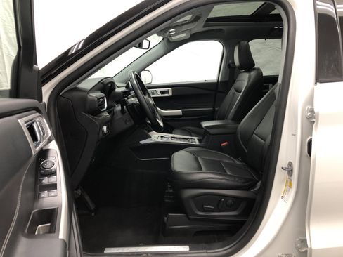 Used 2021 Ford Explorer Limited w/ Hybrid Equipment Group 310A AWD/4WD image 14