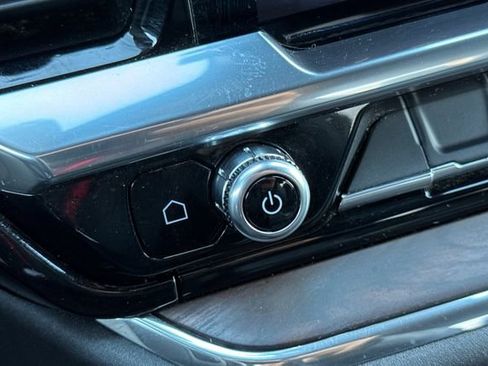 Used 2024 GMC Sierra 1500 SLT image 32