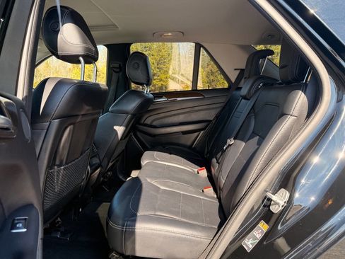 Used 2014 Mercedes-Benz ML 350 4MATIC w/ Premium 1 Package image 18