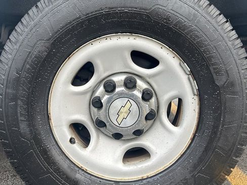 Used 2013 Chevrolet Express 3500 LT w/ LT Preferred Equipment Group image 9