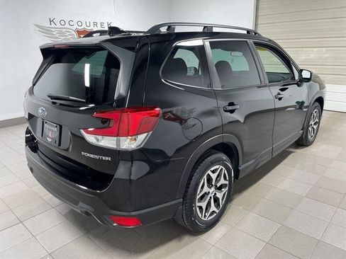 Used 2023 Subaru Forester Premium AWD/4WD image 6