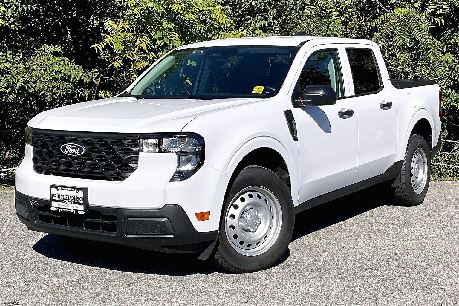 Used 2025 Ford Maverick XL FWD image 3