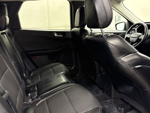 Used 2024 Ford Escape SE image 20