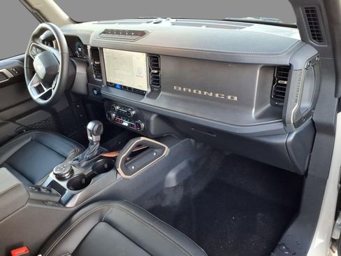 New 2025 Ford Bronco Badlands image 12