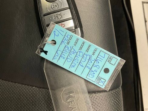 Used 2018 Ford Fusion Titanium image 31