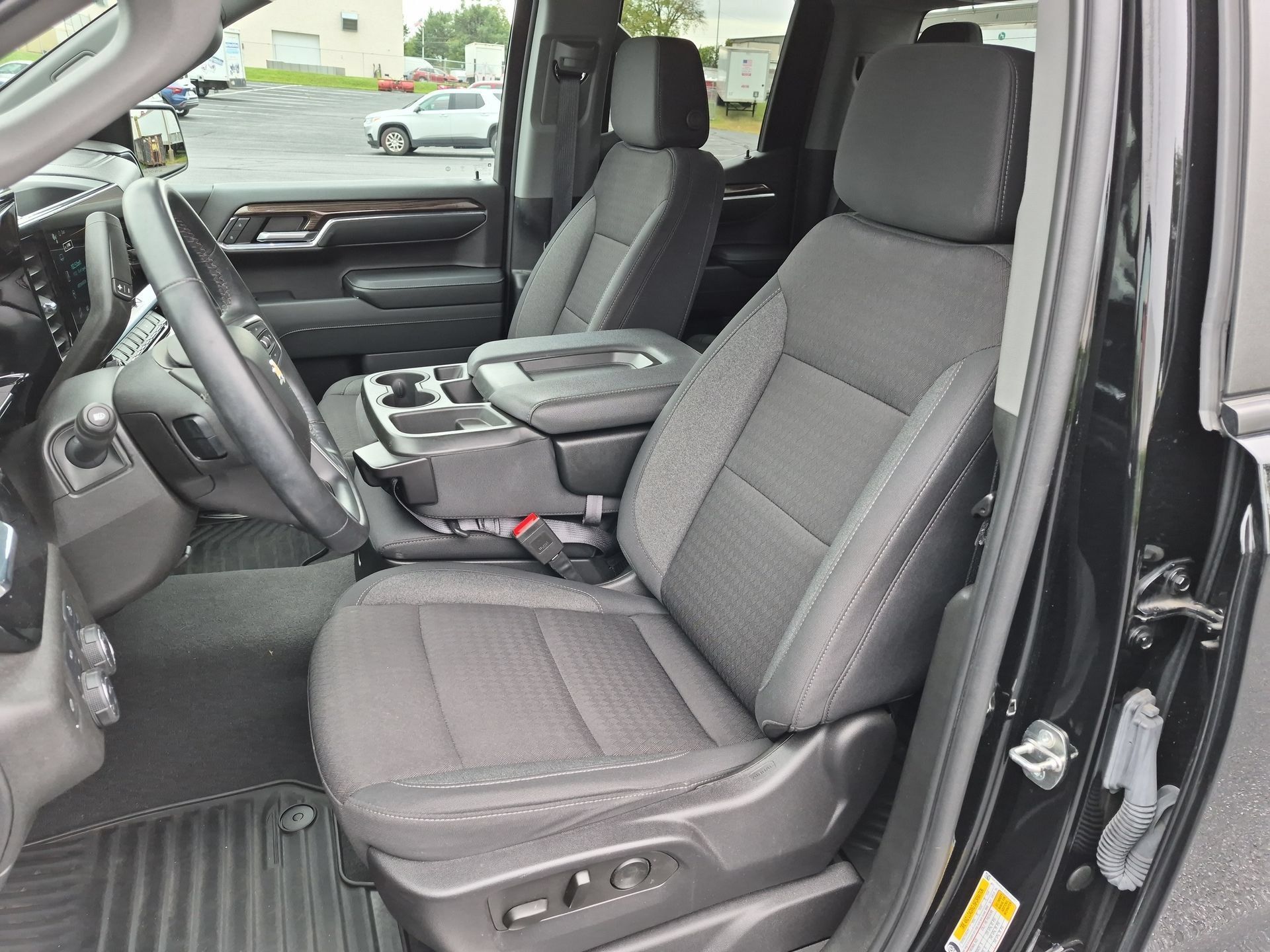 Certified 2024 Chevrolet Silverado 1500 LT AWD/4WD image 19