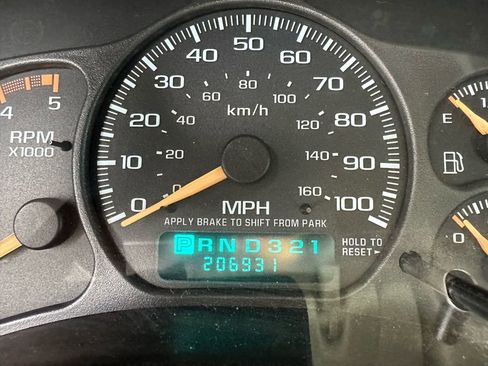 Used 2001 Chevrolet Silverado 2500 LS image 37