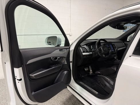 Used 2017 Volvo XC90 T6 R-Design w/ Vision Package AWD/4WD image 9