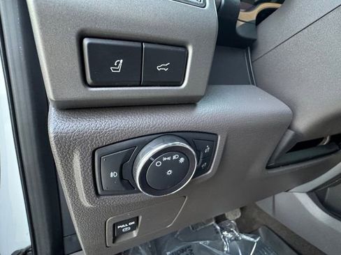 Used 2020 Ford Expedition XLT w/ Equipment Group 202A RWD image 6