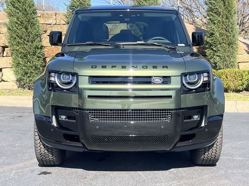 New 2026 Land Rover Defender 110 X-Dynamic SE image 8