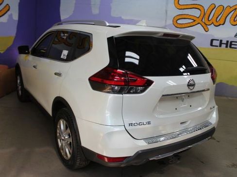 Used 2017 Nissan Rogue SV AWD/4WD image 6